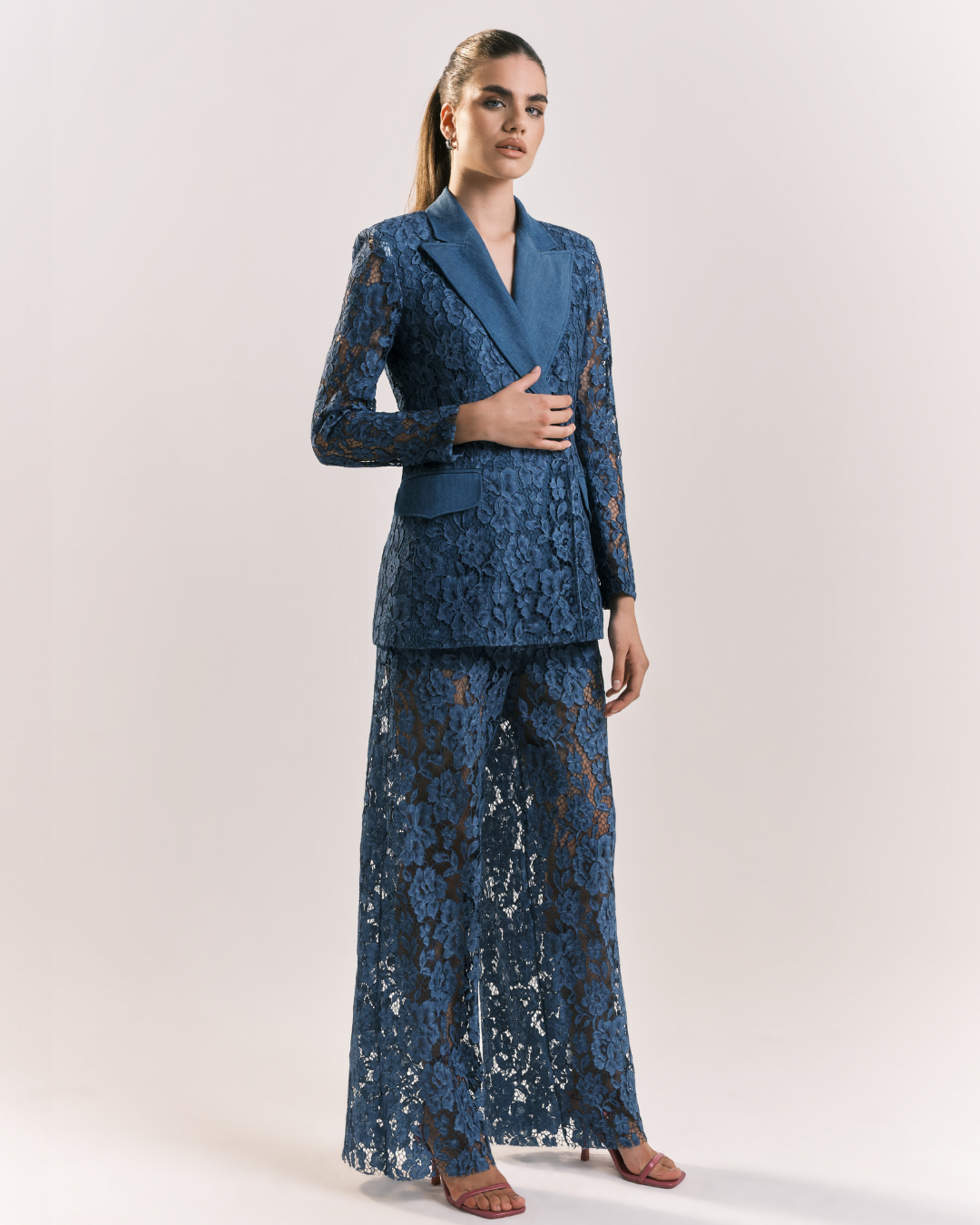 Tailleur in pizzo