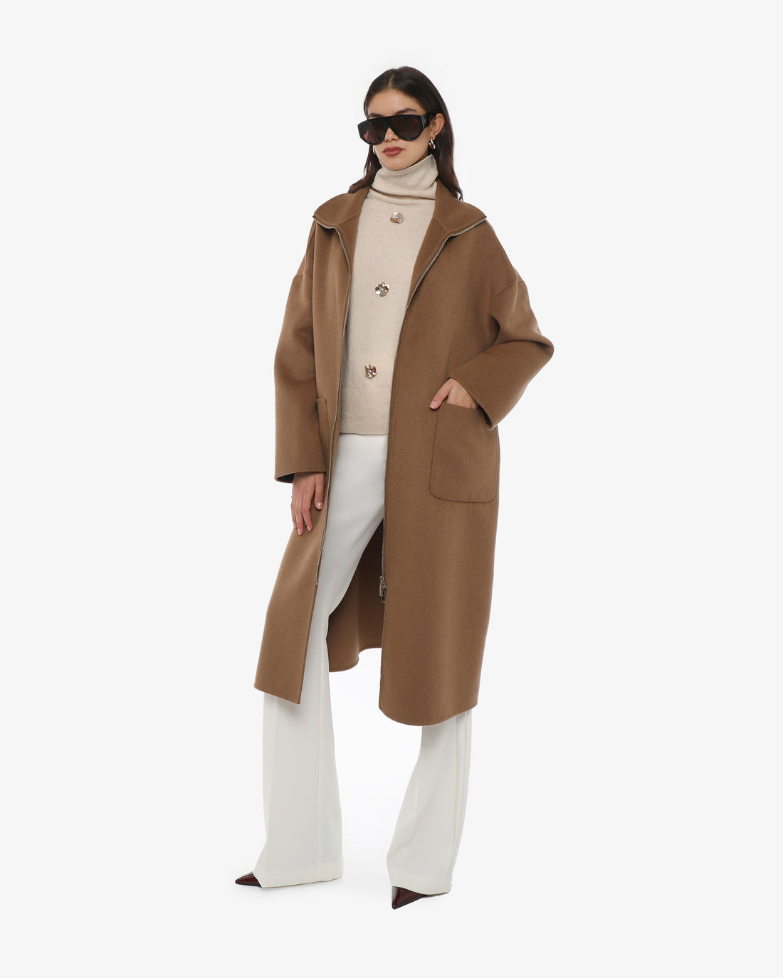Cappotto di panno con collo alto e zip