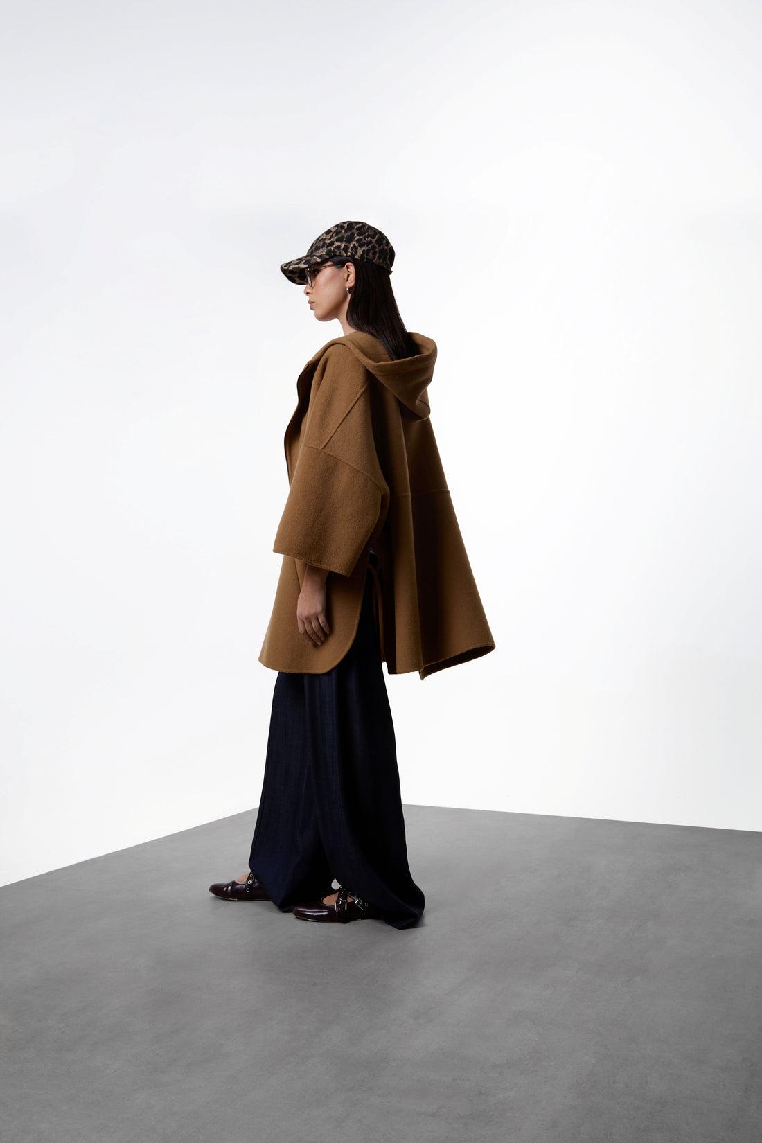 Cappotto in panno con cappuccio e zip