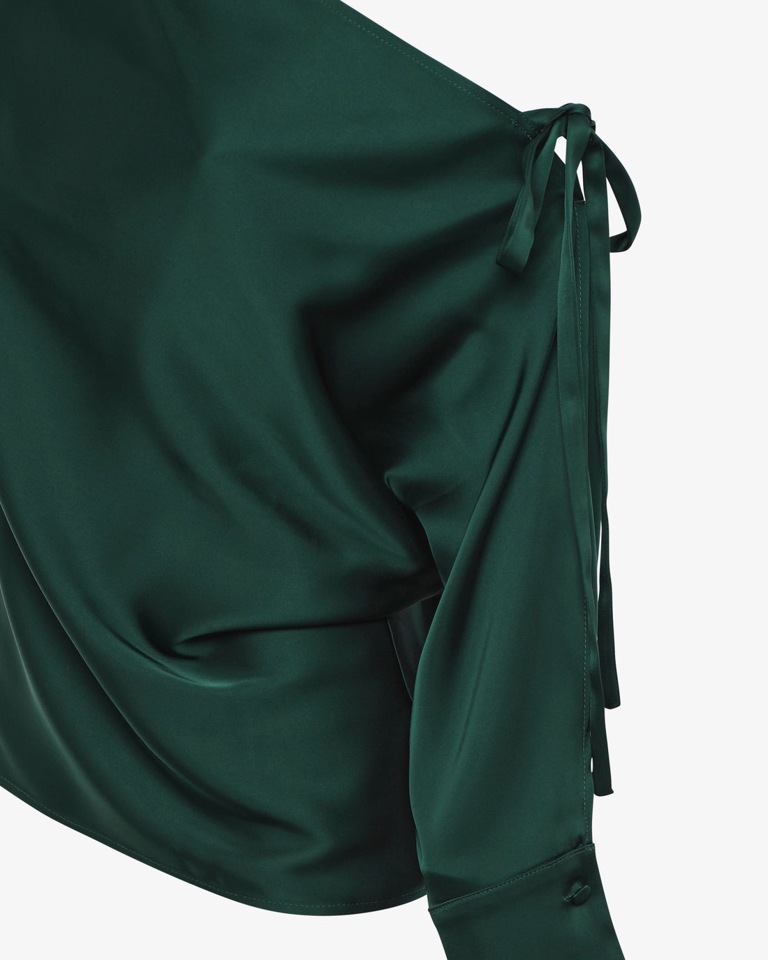 Blusa in satin con spalla scoperta