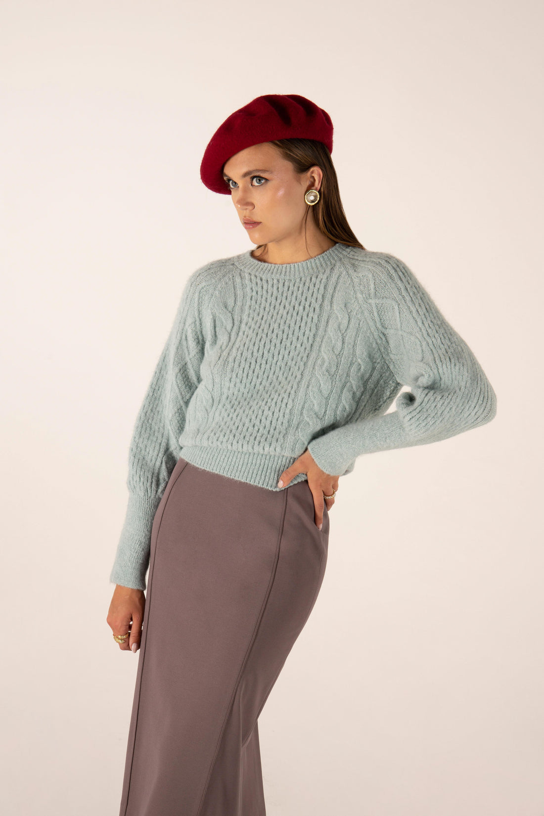 Pullover in maglia a trecce girocollo